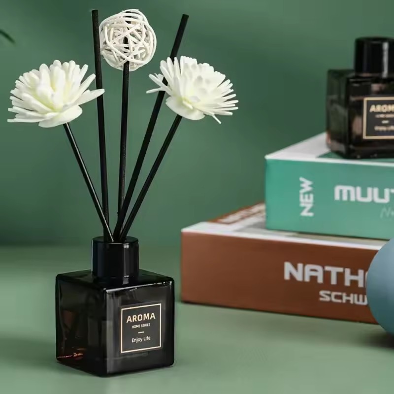 ホットセール 50ml フレームレスリードディフューザーオイ - Home Fragrance Reeds のレビューと価格