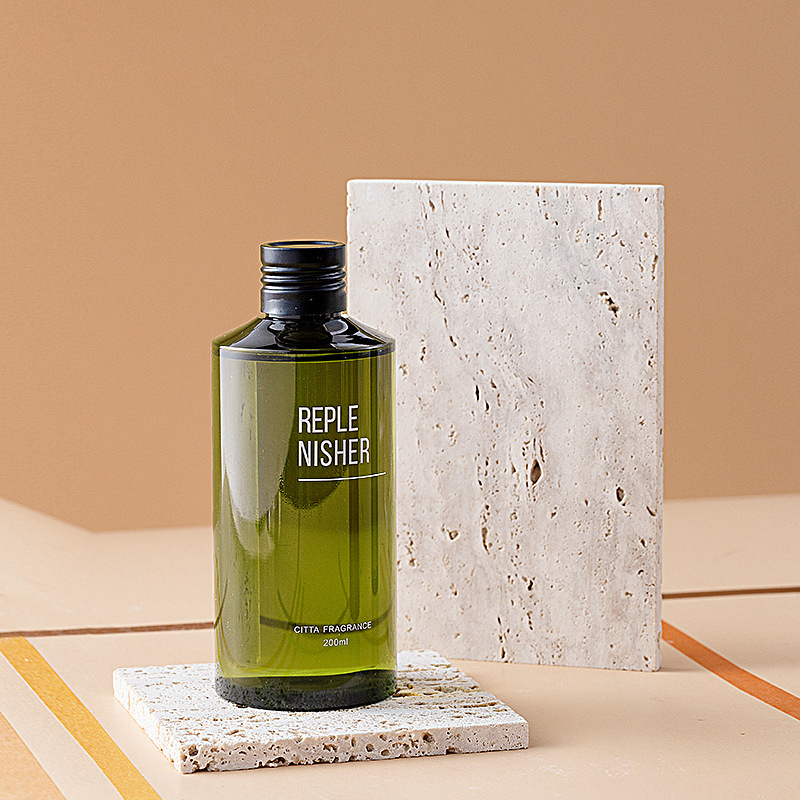 200ml アロマディフューザー詰め替え - ラタンリードデ - Home Fragrance Reeds のレビューと価格